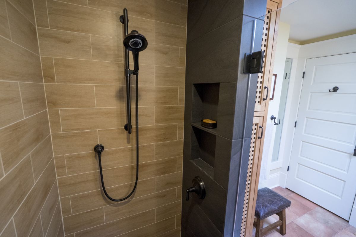 Farmhouse Bathroom Remodel